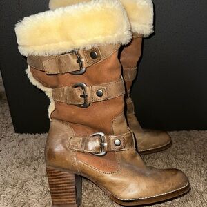 Gianni Bini brown leathered with fur boots